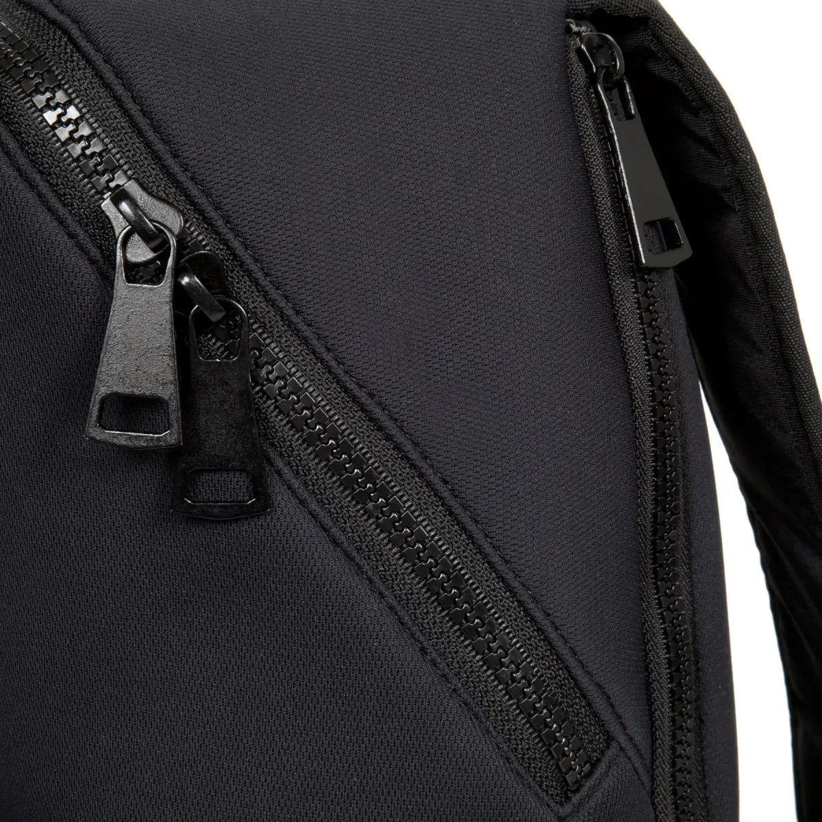 Eastpak Padded Foamed Black תיק גב למחשב נייד