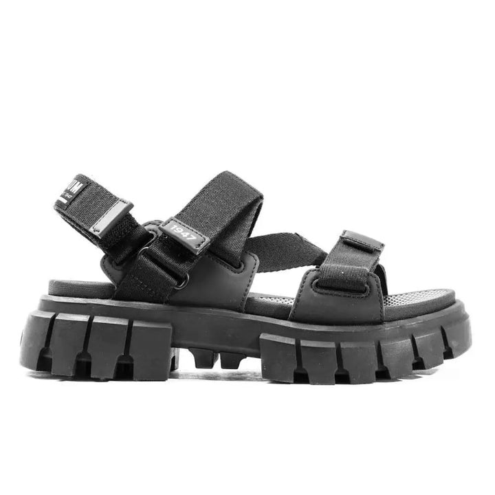 Palladium Revolt Sandal Mono סנדלי פלטפורמה לאישה בצבע שחור