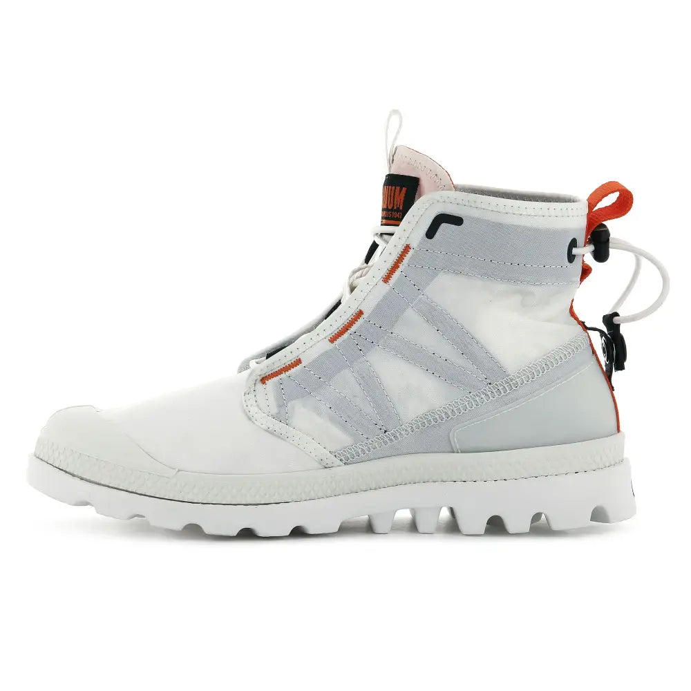 Palladium Pampa Travel Lite נעלי פלדיום לבנות לגבר