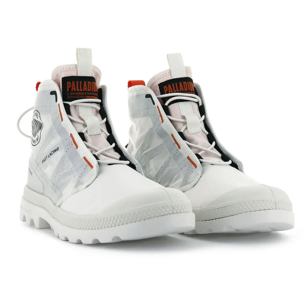 Palladium Pampa Travel Lite נעלי פלדיום לבנות לגבר